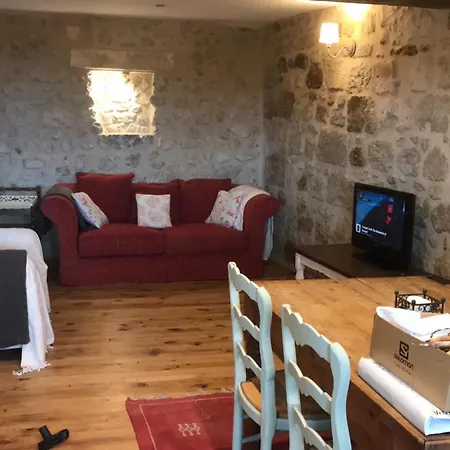 Number 32 * Aubeterre-sur-Dronne